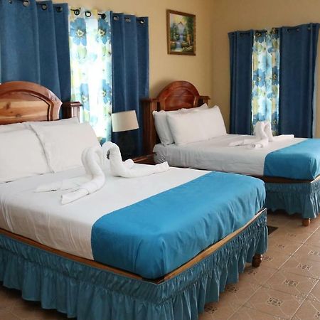 Brytan Villa Treasure Beach Exterior foto